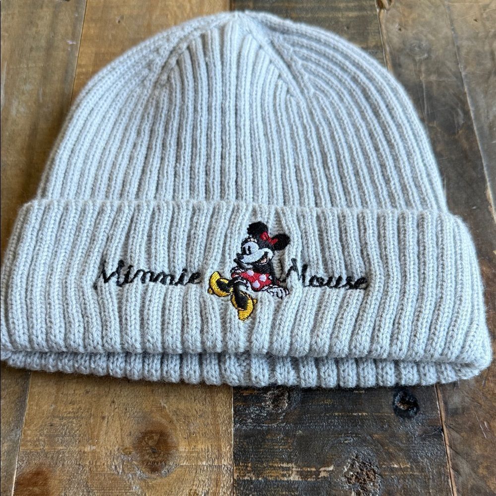 Disney Minnie Mouse Gray Knit Hat